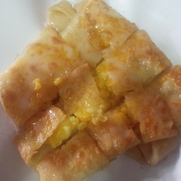 โรตีไข่ข้าวโพดชีส