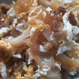 เพิ่มเส้นใหญ่ไข่คลุก