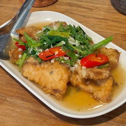 ปลากะพงผัดขึ้นฉ่าย