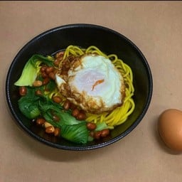 บะหมี่หม่าล่าไข่ดาว