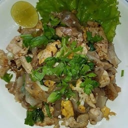 ก๋วยเตี๋ยวคั่วไก่