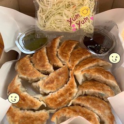 เกี๊ยวซ่าถาดเล็ก 14 ชิ้น (ใส้หมู)