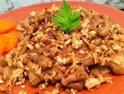 ทอดกระเทียมหมู/ไก่