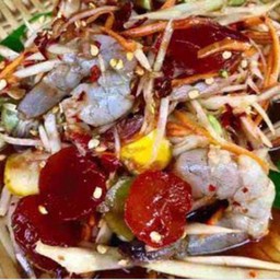 ตำกุ้งสดไข่แดงเค็ม(ปลาร้า)