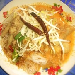 ขนมจีนน้ำยากระทิผสมน้ำยาป่า