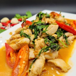 ไก่ ผัดเต้าเจี้ยวโหระพา