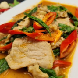 หมู ผัดเต้่าเจี้ยวโหระพา