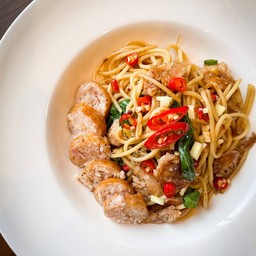 สปาเก็ตตี้ไส้กรอกอีสาน