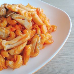 ผัดมักกะโรนี เห็ด.