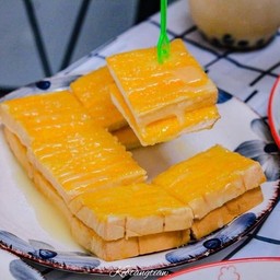 ขนมปังเนยนมน้ำตาล