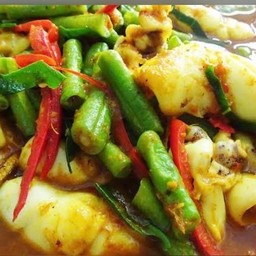 Economical Curry Rice (Khon Muang Lung)