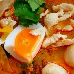 ก๋วยเตี๋ยวไก่ต้มยำ