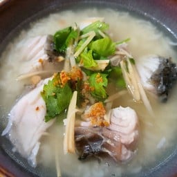 ข้าวต้มปลากระพง+ยำเต้าเจี้ยว