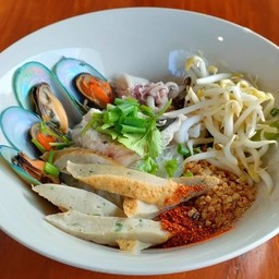 ก๋วยเตี๋ยวทะเลต้มยำ