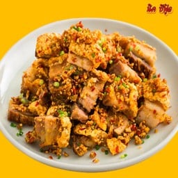 หมูกรอบผัดพริกเกลือ