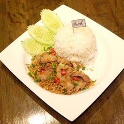 ข้าวสามชั้นคั่วพริกเกลือ