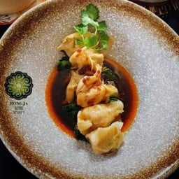 เกี๊ยวกุ้งราดซอสเสฉวน