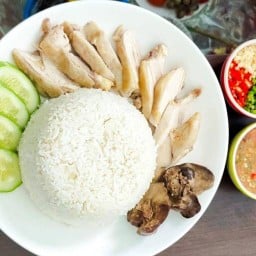 ข้าวมันไก่จานเด็ด & อาหารตามสั่ง By พี่เปิ้ล