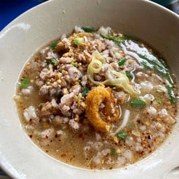 ก๋วยเตี๋ยว เจ๊ไพ