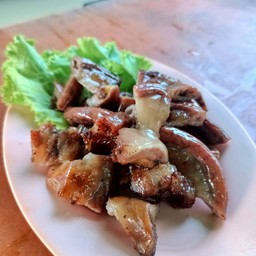 ไส้หมูอ่อนย่าง