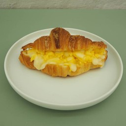 Egg & Cheese Croissant ครัวซองต์ไข่ชีส