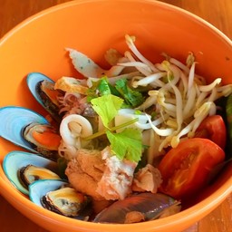 ก๋วยเตี๋ยวทะเล ต้มยำน้ำข้น