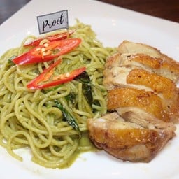 สปาเก็ตตี้แกงเขียวหวานไก่อบ