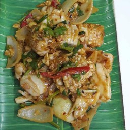 หมึกผัดไข่เค็ม