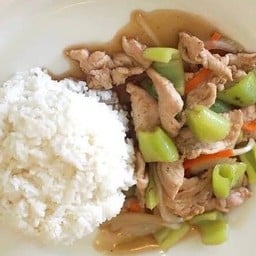 ผัดพริกหยวก +ข้าว