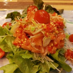 ปลาแซลมอนยำแบบไทย