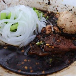 ก๋วยเตี๋ยวเรือ ป.ประทีป & ข้าวมันไก่ตอน ชาลาวัน
