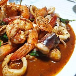 ข้าวทะเลผัดพริกเผา