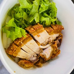 ก๋วยจั๊บหมูกรอบ