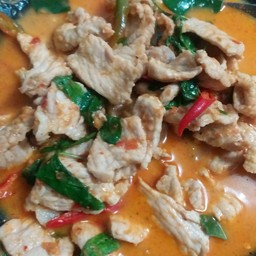 พะแนง(หมูหรือไก่) โปรดระบุค่ะ ราดข้าว