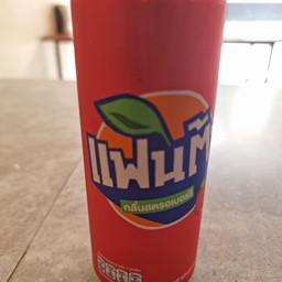 แฟนต้าแดง