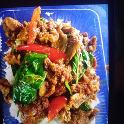 ผัดพริกใต้เนื้อราดข้าว