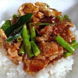 ข้าว ผัดพริกแกงหมู