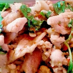 กะเพราหมูนุ่ม(กับข้าว)