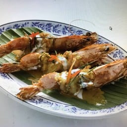 Stir fried Prawn toped with curry