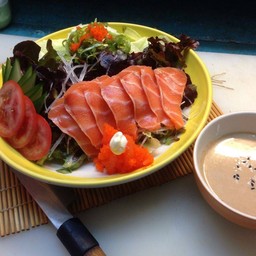 สลัดปลาแซลมอน