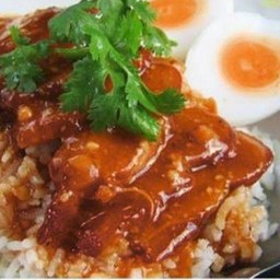 ข้าวหมูแดง
