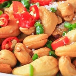 ยำเม็ดมะม่วงหิมพานต์