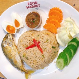 ข้าวผัดน้ำพริกลงเรือ