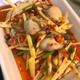 ยำมะม่วงหอยนางรม