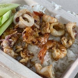 ข้าวทะเลกระเทียมพริกไทย