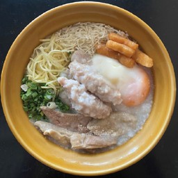 โจ๊กใส่ทุกอย่างใส่ไข่