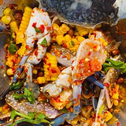 ยำข้าวโพดปูม้ากลางใหญ่