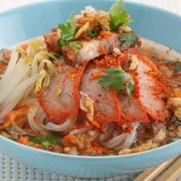 เส้นเล็กต้มยำ