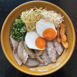 โจ๊กใส่ทุกอย่างไข่เค็ม