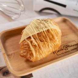 Sausage croissant